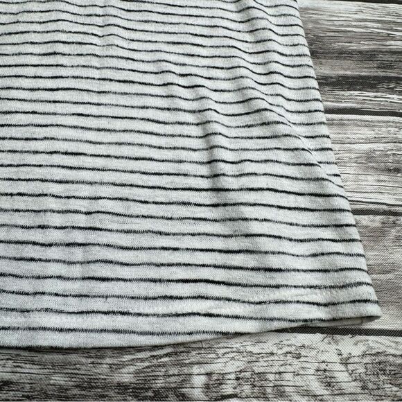 Old Navy Women's Striped Sleeveless Sweater White Black XST XS Extra Small TALL - Picture 6 of 10